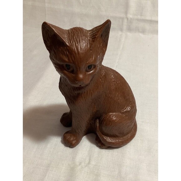 "Chocolate" Red Mill Mfg. Sitting Cat Figurine Composite Crushed Pecan Resin 6” - Picture 3 of 10
